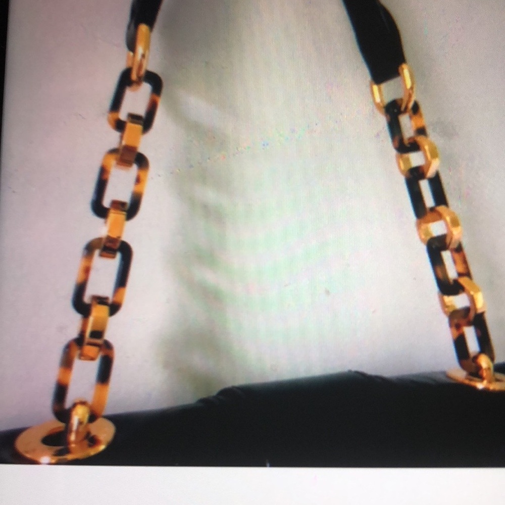 Louis Vuitton Patent Vernis Amarante Shoulder- Handbag with Gold Hardware - Picture 8 of 11